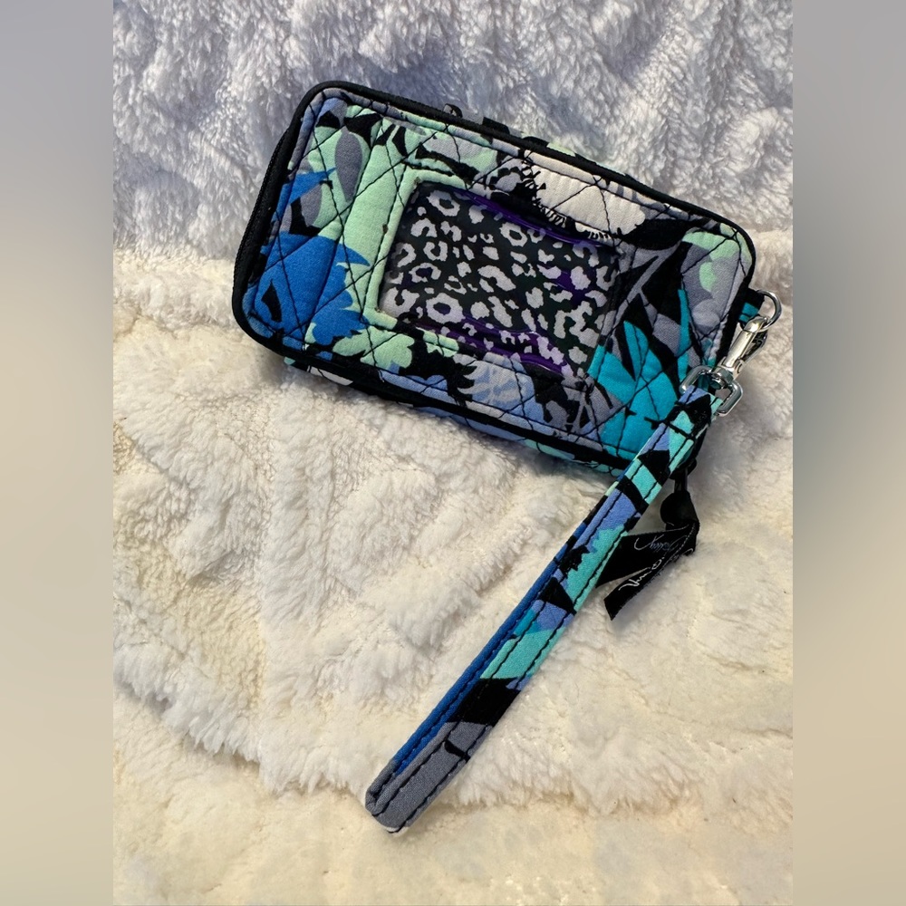 GUC VERA BRADLEY FLORAL WRISTLET